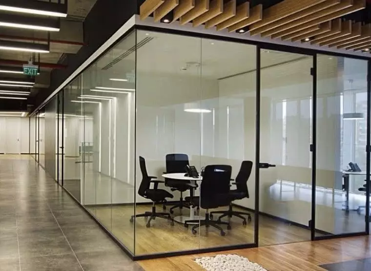 Цельностеклянные конструкции — пример №1